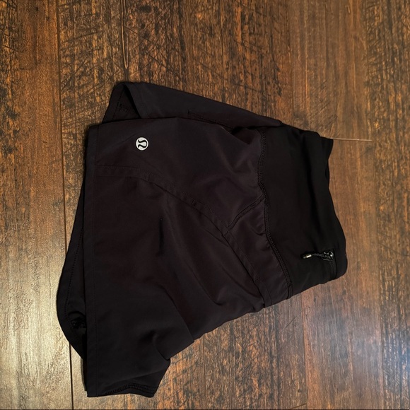 Lululemon workout shorts. Black, size 6 - Picture 2 of 2